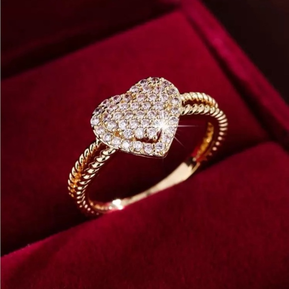 Gold heart ring